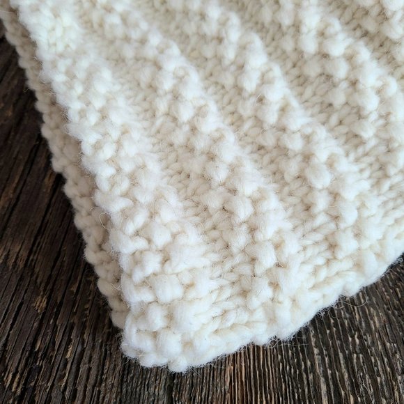 100% wool beige handmade knitted hat. - Picture 7 of 7